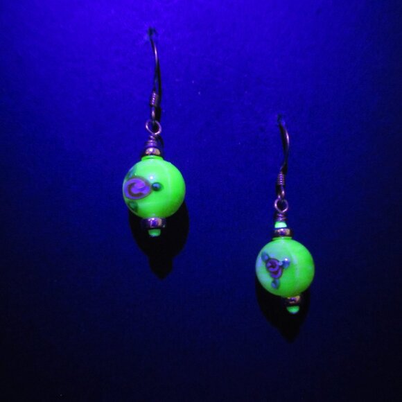 Vintage Uranium Lampwork bead earrings - Picture 1 of 14